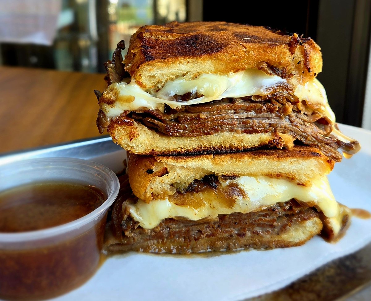Block16Omaha's tweet image. French onion French dip. House slow roasted, thin sliced roast beef. on a ciabatta hoagie with a giant pile of 24 hour caramelized onions, havarti, fines herbs aioli. Extra toasty and steamed in jus. Served hot n wet with French onion soup broth for dunking. Lobster bisque too.
