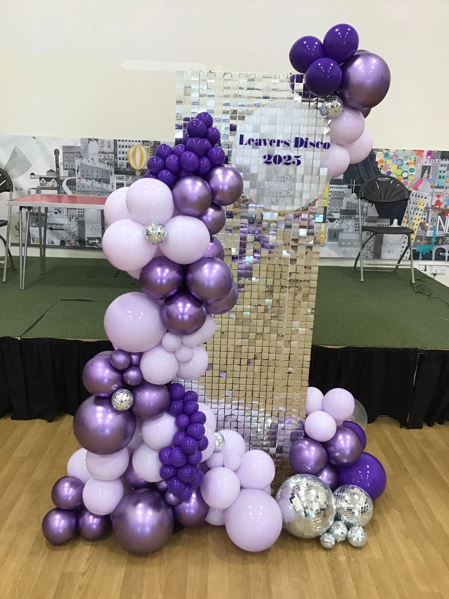The red carpet is out…The banners are up, it’s nearly time for our Year 6 leavers disco! #tuesdayvibe #year6