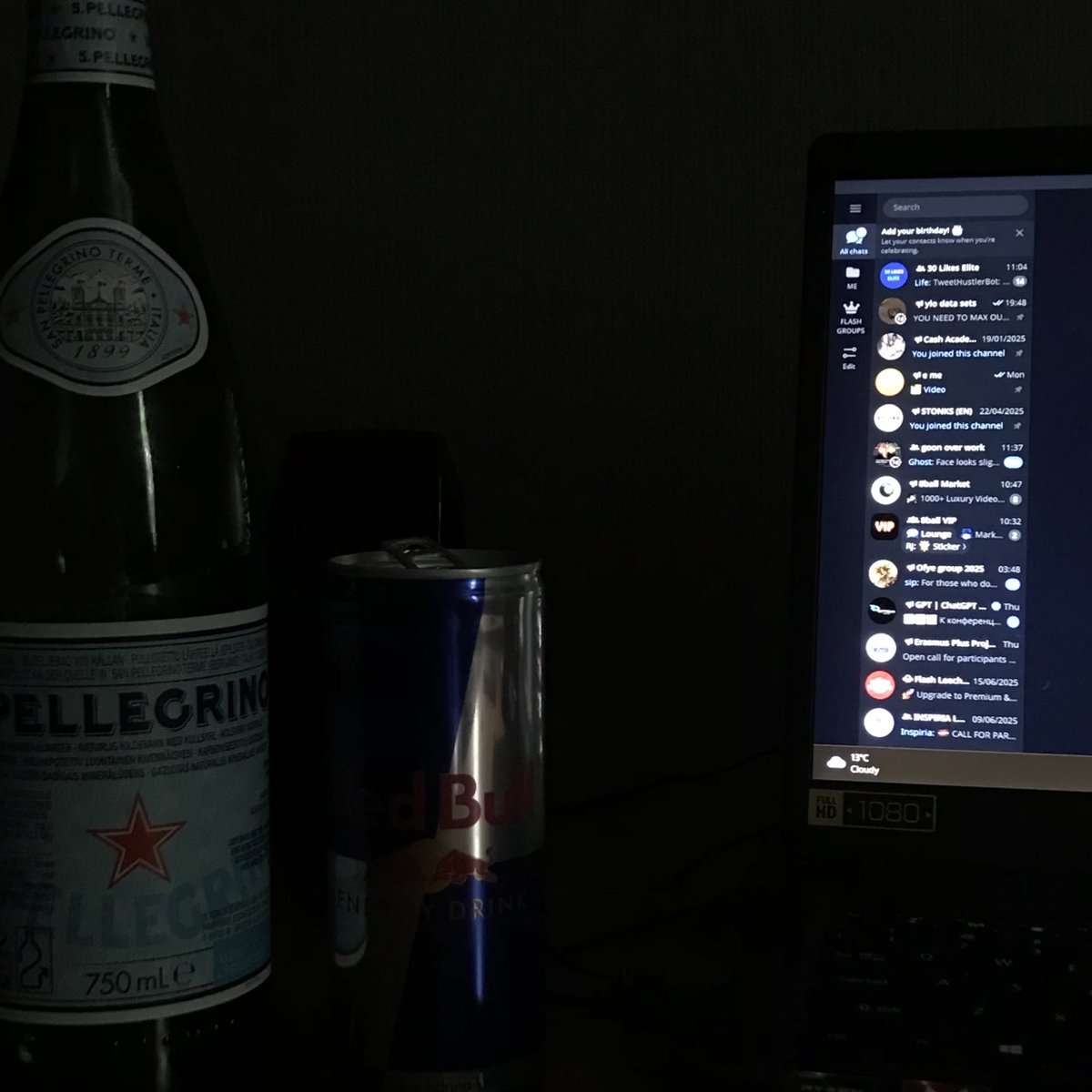 ylolyfe's tweet image. Guess what.
Volume negates luck.
Work so much that it would make no sense for you to be broke…
More dms.
More replies.
More books.
More content.
That ultimately leads you to having more cash.
And a lot more real life experiences that cost money…