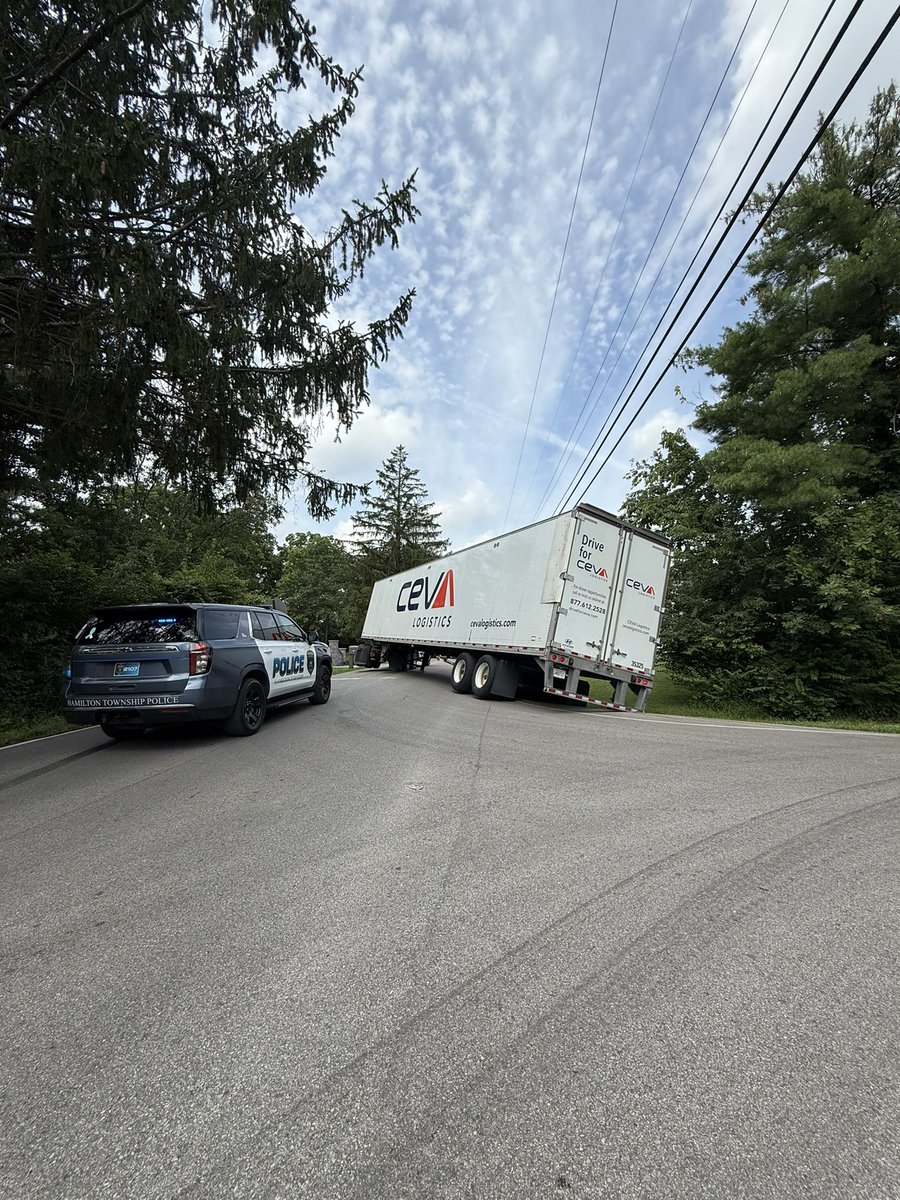 🚨⚠️Temporary Road Closure ⚠️🚨 

Nunner Road just East of S SR48 is temporarily closed due to a Tractor Trailer being immobilized. You’re able to get around from West Road. 

Use caution in the area.