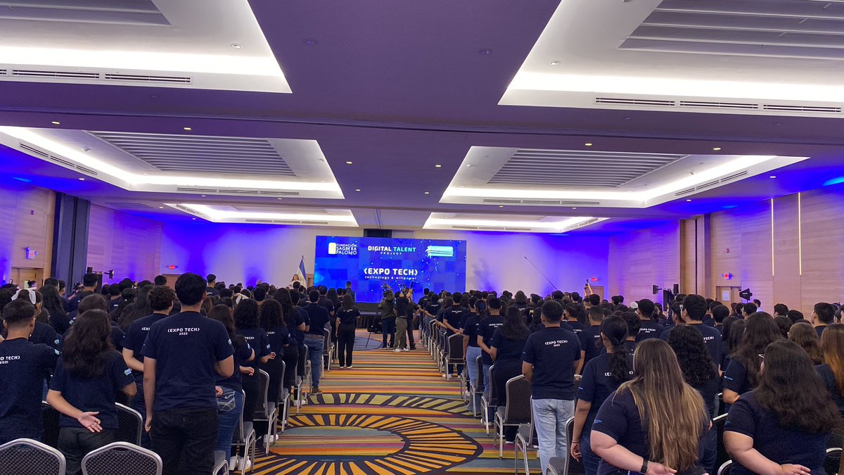 FundacionPoma's tweet image. 🎉 ¡Comenzamos la tercera edición de #ExpoTech!

Este año, más de 270 estudiantes de los Centros ¡Supérate! (@PESuperate) participan en esta feria para presentar soluciones tecnológicas desarrolladas con sus conocimientos en informática, inglés y valores.

@SuperatePoma