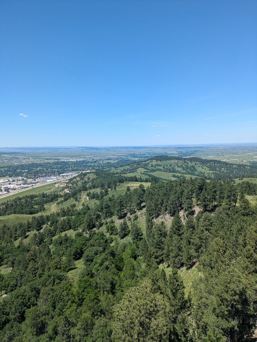The views from Lookout Mountain 👀⛰️

What a place to live, play top end D2 football 🏈, and earn an exceptional degree 🎓 — all right here in Spearfish.

#WEoverME #PlayInTheHills