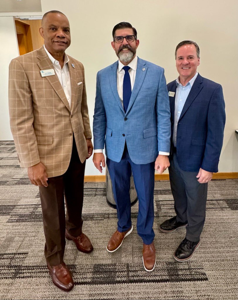 PresMannyDiazJr's tweet image. A pleasure to join the Northwest Florida Business Alliance this morning to discuss @UWF and workforce development in the region