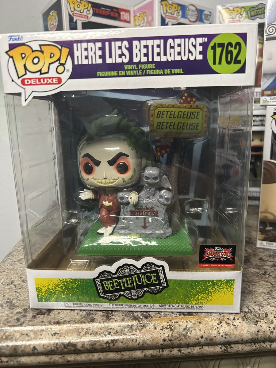 NiteLite123's tweet image. Here Lies Betelgeuse Funko Pop #1762 🪦💀
Target Con exclusive. Deluxe sculpt with tombstone base + chaotic energy.
Still in stock for now.
Not the wildest drop this year, but def one for the horror shelf. 🧠🎬
#Beetlejuice #FunkoPop #TargetCon #CollectorsCorner