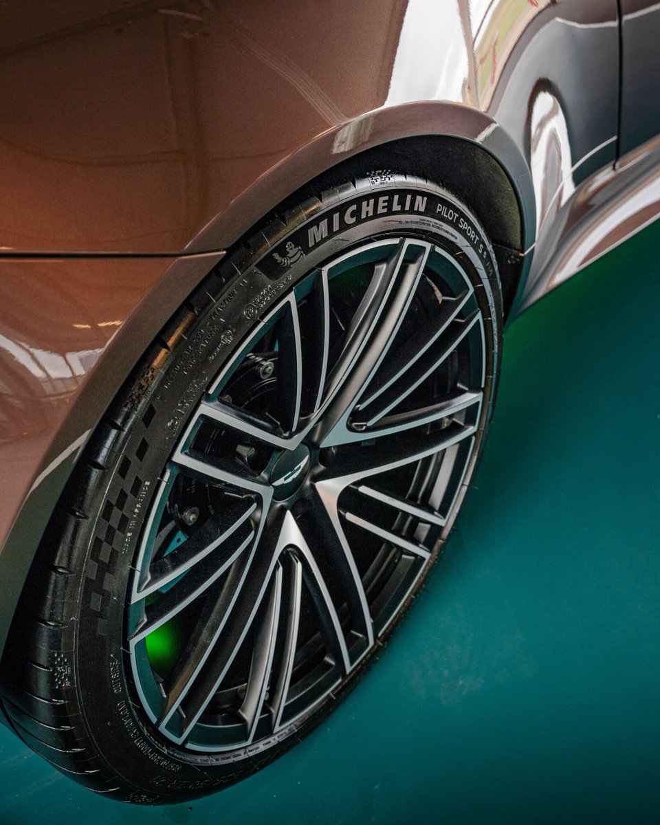 Find someone who looks at you the way we look at the Michelin Pilot Sport S5 😍 #TrueLove

📸: @RChanPhoto

#Michelin #AstonMartin