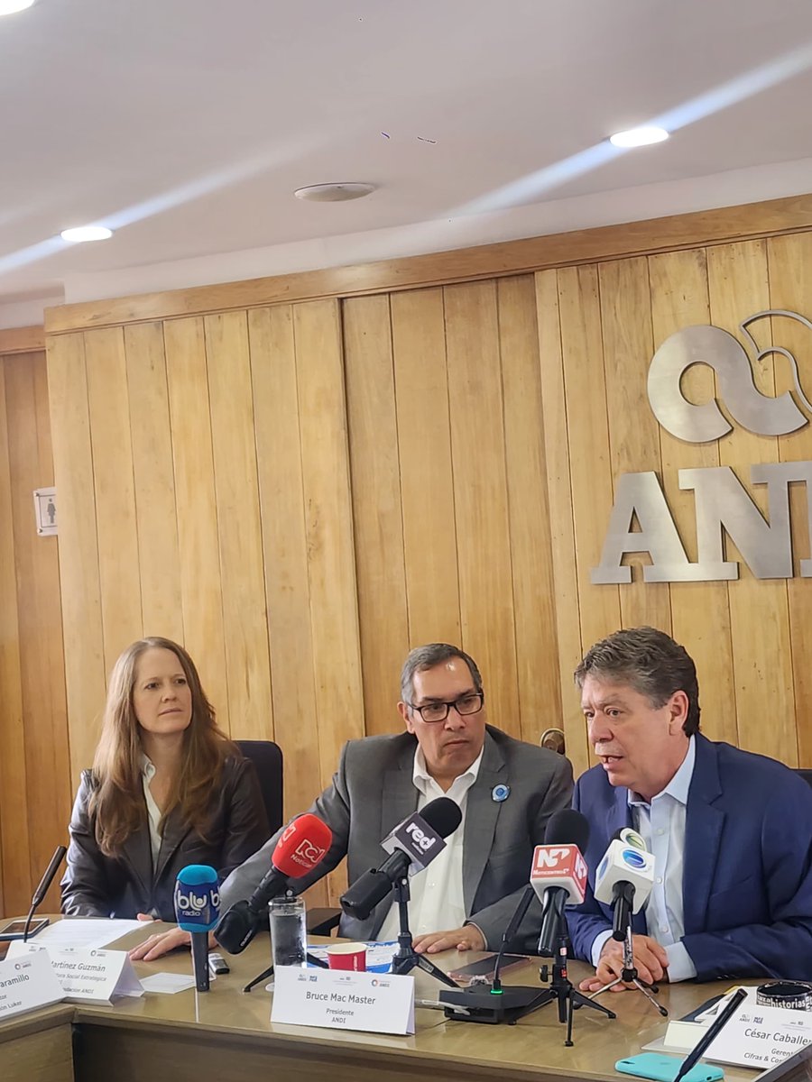 cifrasyconcepto's tweet image. Diálogo clave entre @C_CaballeroR y @BruceMacMaster sobre los resultados de la 5ª Encuesta de Arquitectura Social Estratégica, realizada por @FundacionANDI, @ANDI_Colombia y @cifrasyconcepto. Una mirada al aporte de las empresas al desarrollo social de Colombia.