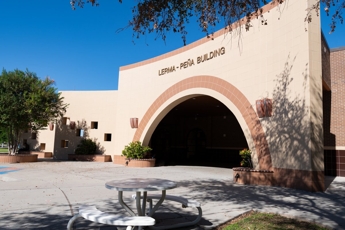 laredopalominos's tweet image. Check out our latest Fall 2025 installment plan! 💵

Secure your courses with a 50% down payment plus a $25 non-refundable fee. Available now through August 16. For more info, contact the Bursar’s Office at (956) 721-5112 or (956) 794-4212, or at bursaroffice@laredo.edu.