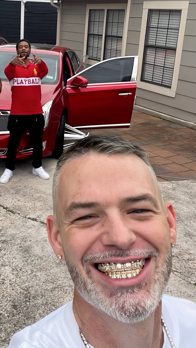 DJFreshX3's tweet image. Me x @paulwallbaby drop
our full tonite show Album in 10 days. July 25th
open.spotify.com/prerelease/25X…