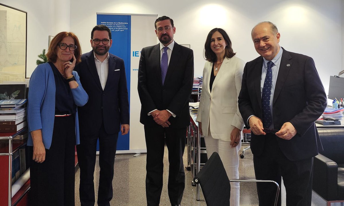 IEMed_'s tweet image. Hoy, reunión de trabajo con Miguel Moro Aguilar, director general de de @Casaarabe y su coordinadora de programación Cristina Juarranz.
Una institución amiga, con años de colaboración en el ámbito cultural y académico y un empeño común de diálogo y cooperación con el mundo árabe.