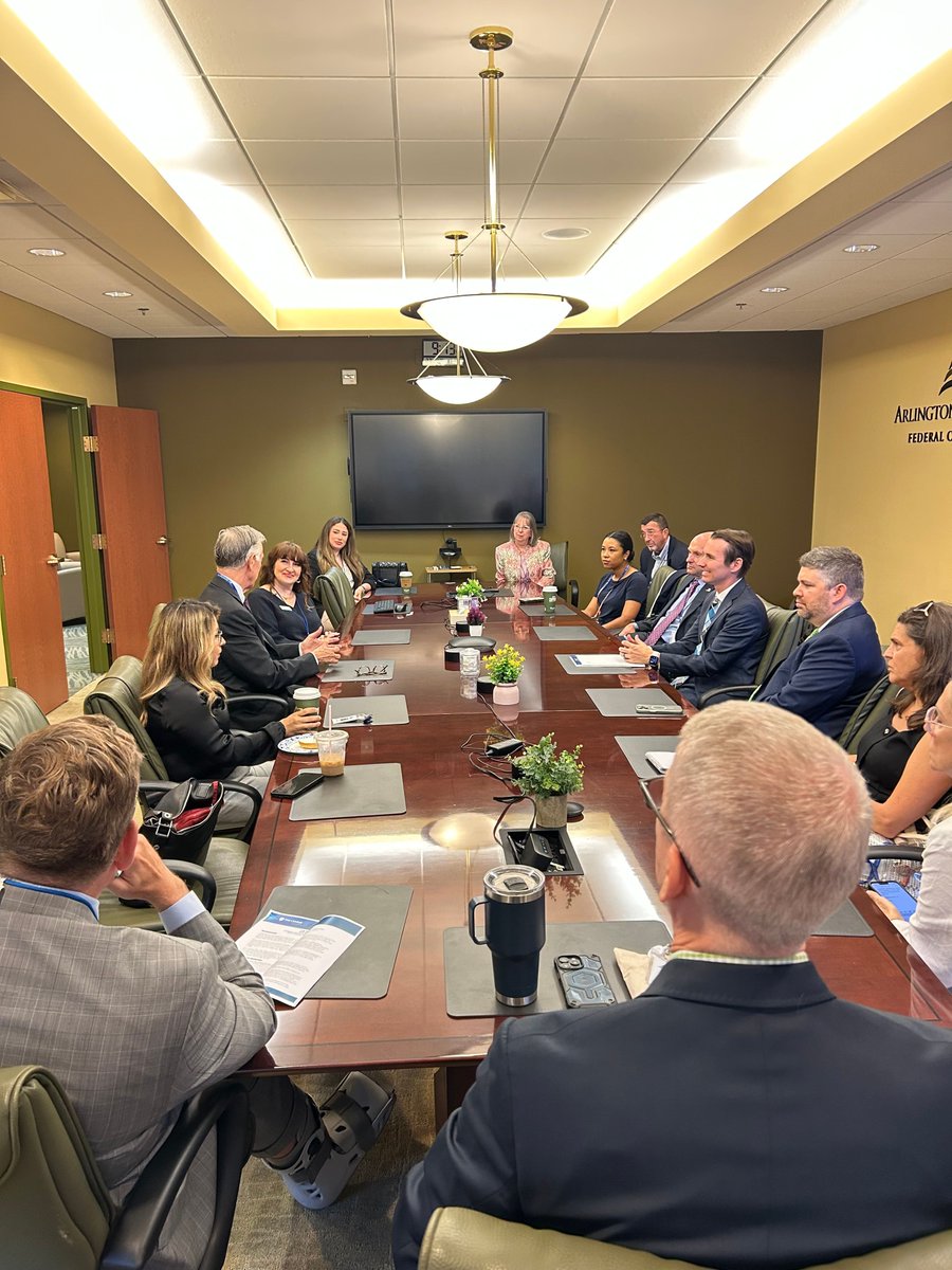 theleagueofcus's tweet image. Thank you to @RepDonBeyer for joining district credit unions at @arlingtoncu for a discussion on issues impacting credit unions and consumers across northern Virginia. We are truly grateful for his leadership in Congress!