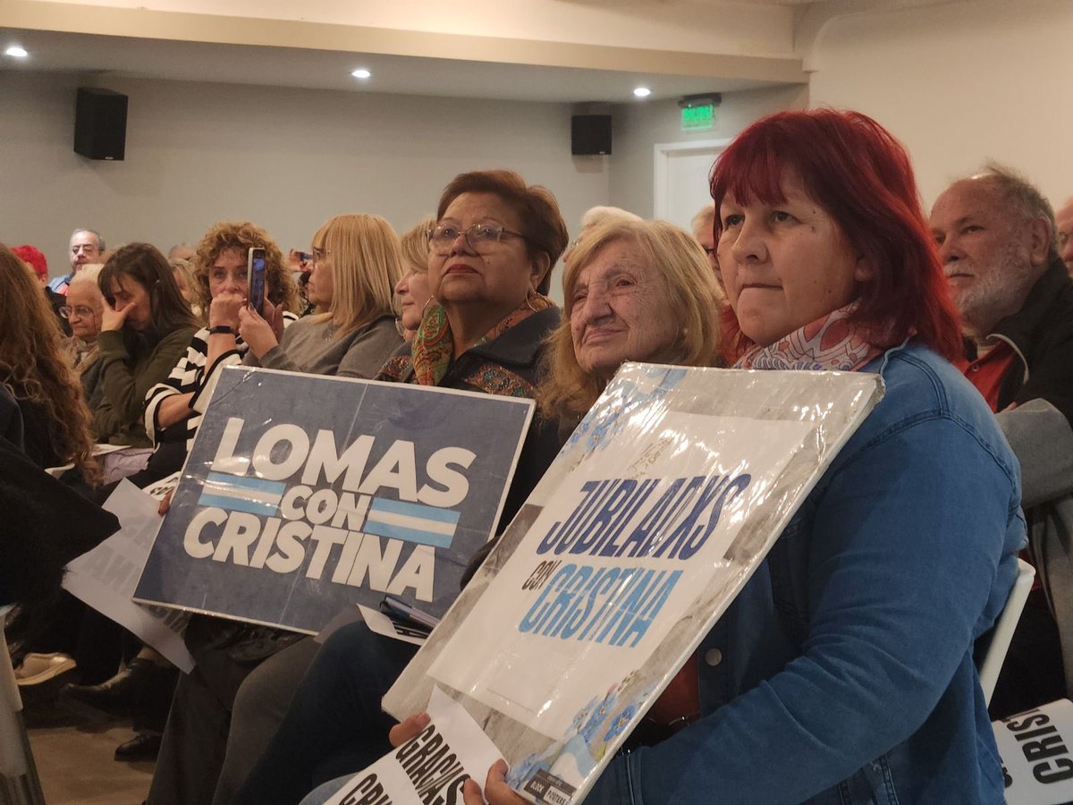 JUBILADOS CON CRISTINA 

Ayer en la sede del Partido se reunió la Secretaría de Adultos Mayores con jubilados y jubiladas de todo el país, de forma presencial y remota, en el marco de la campaña permanente #ArgentinaConCristina.

Desde que asumió, Milei pasó la motosierra por las