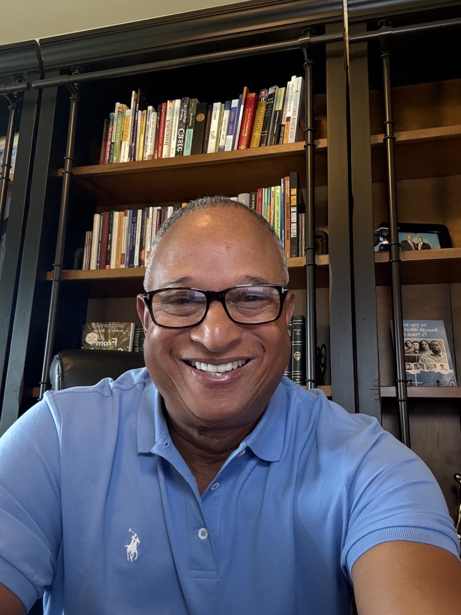 stephengpeters's tweet image. Another day to make a difference. So very grateful for the opportunity to help develop more LEADERS. There has never been a more critical time than now for (A) Authenticity, (B) Believing in self &amp;amp; others, and (C) Collaboration.#BeALightandCreateMoreLight