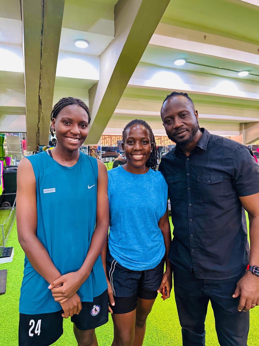 Serving on the side of class
Wen talent meet🦋