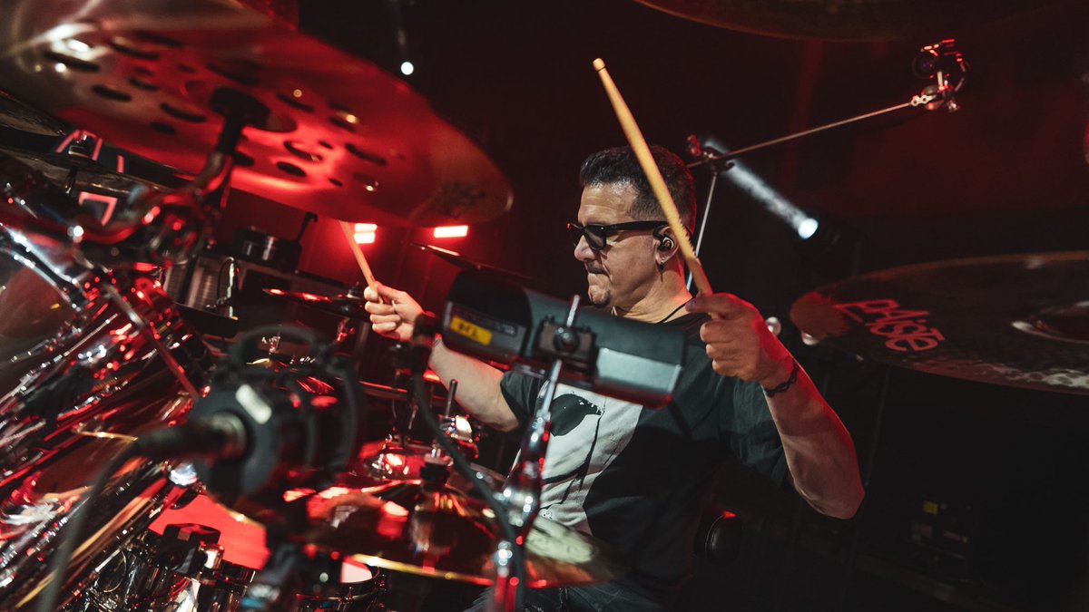 Pantera's tweet image. Pics from #rehearsal in Pittsburgh. We played some “new” old songs for the Heaviest Tour of The Summer, which starts today. What songs are you wanting to hear? Tell us in the comments 👀👀
📷: @metaldavemedia
#pantera #ontour #heaviesttourofthesummer