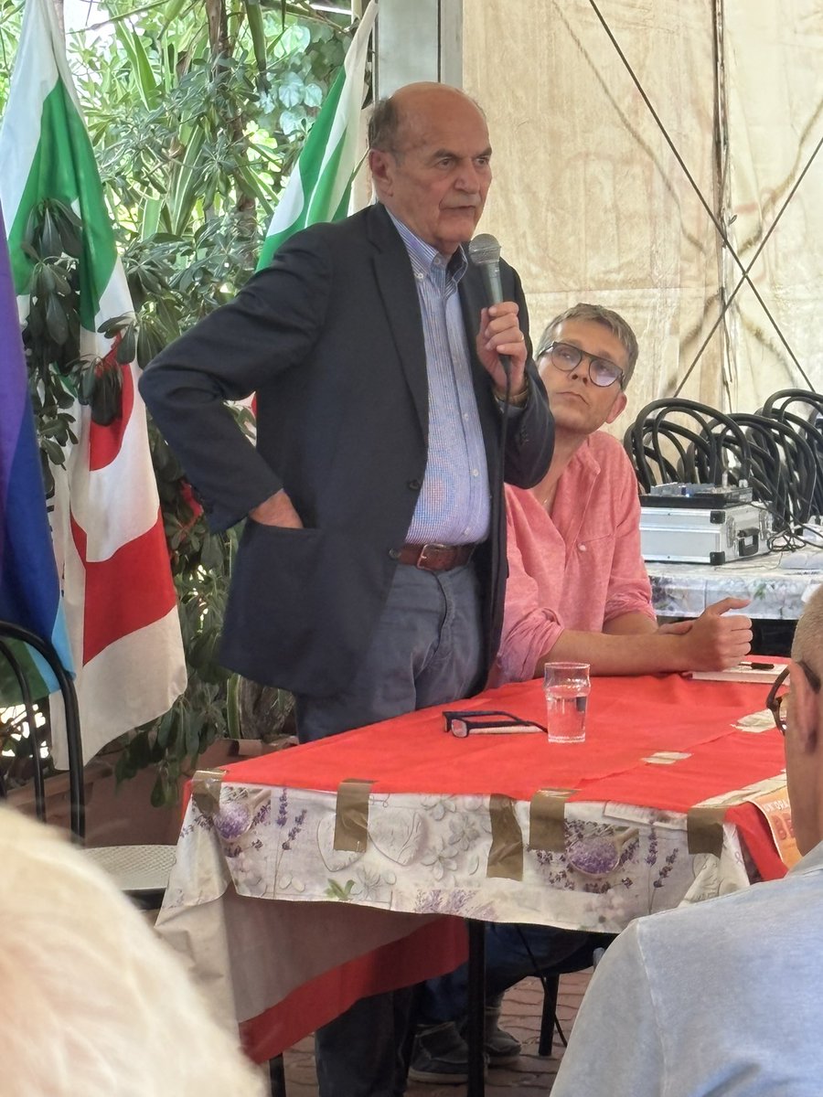 Sesto Fiorentino, saluto al circolo Pd. Possiamo passare il tempo a dirci quanti errori ha fatto la sinistra o quanti ne ho fatti io o qualcun altro ma se prima vincevamo dappertutto e poi abbiamo iniziato a perdere dappertutto è perché è successo qualcosa di più profondo: 1/2