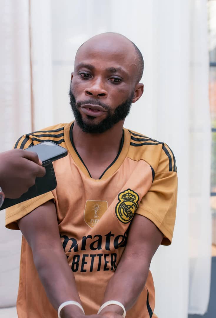 Gouvernorat Sud-Kivu Bukavu AFC M23 (@provsudkivu) on Twitter photo 🚨 SUD-KIVU – SÉCURITÉ
Ce 15 juillet, les forces AFC-M23 ont démantelé un réseau de coupeurs de route sur l’axe Kaniola–Nzibira (Walungu).
🎖️ Le Gouv. <a href="/BNgwi/">patrick Busu Bwa Ngwi Nshombo</a> a restitué 2kg d’or volés, appelant les opérateurs miniers à collaborer pour sécuriser le secteur. #Sécurité #RDC #SudKivu 🚨 SUD-KIVU – SÉCURITÉ
Ce 15 juillet, les forces AFC-M23 ont démantelé un réseau de coupeurs de route sur l’axe Kaniola–Nzibira (Walungu).
🎖️ Le Gouv. <a href="/BNgwi/">patrick Busu Bwa Ngwi Nshombo</a> a restitué 2kg d’or volés, appelant les opérateurs miniers à collaborer pour sécuriser le secteur. #Sécurité #RDC #SudKivu