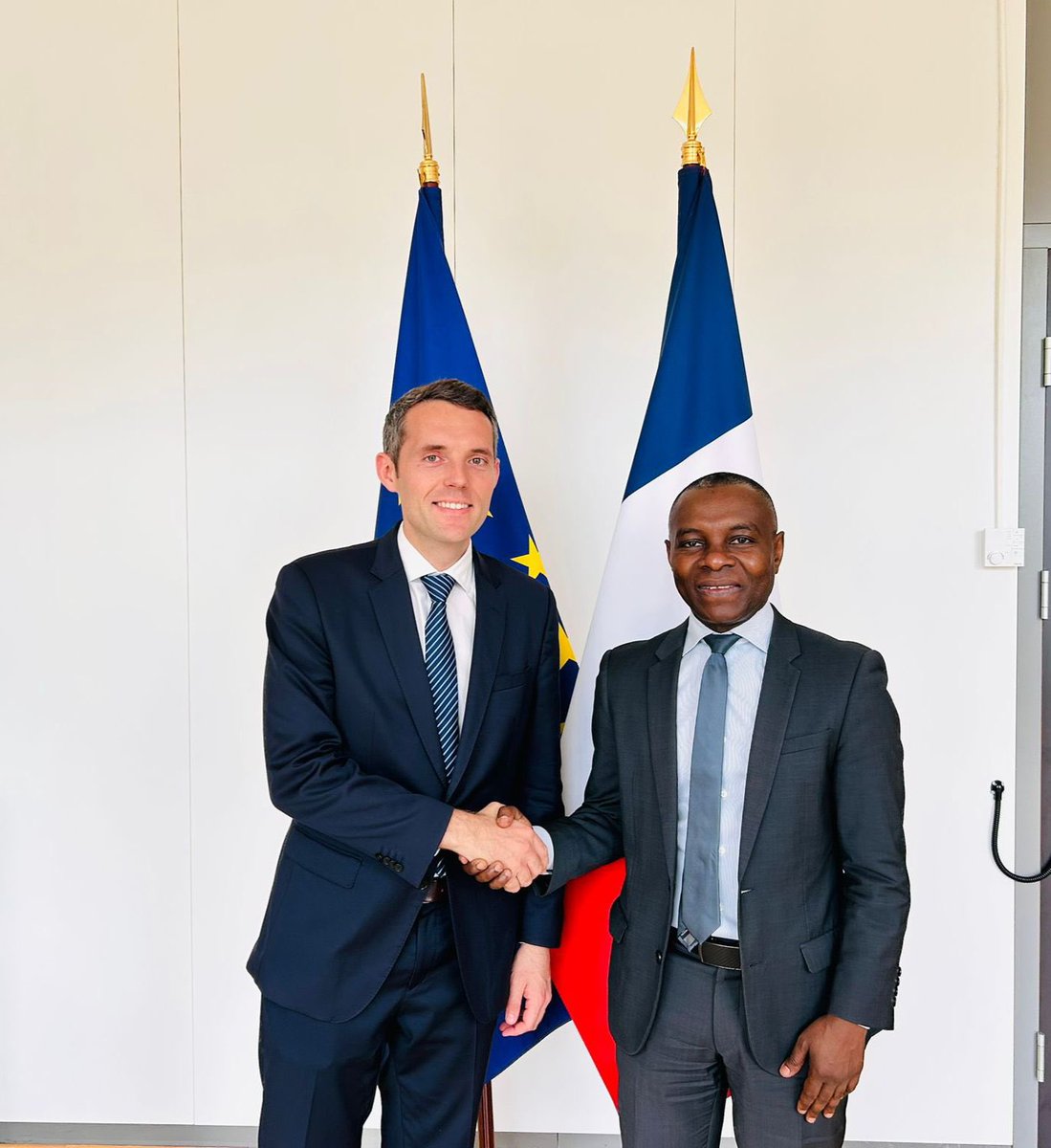 TMohamedSoilihi's tweet image. A travers nos liens humains, économiques et culturels, la Tunisie est un partenaire clé de la France.
Avec Alexandre Portier, président du groupe d’amitié parlementaire France-Tunisie, nous avons évoqué cet après-midi les grands enjeux de notre coopération économique,…