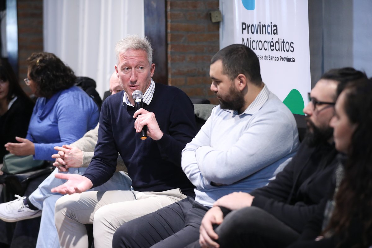 pMicrocreditos's tweet image. Más encuentros para escuchar al segmento emprendedor.
🙌 Nos reunimos con trabajadoras y trabajadores independientes en #TresDeFebrero para dialogar sobre el contexto económico y el efecto en sus negocios. De esta manera, garantizamos la continuidad de un acompañando integral…