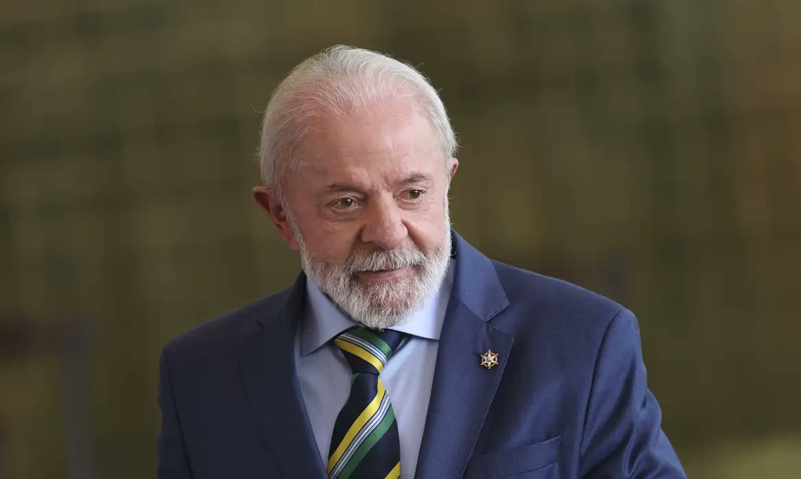 PESQUISAS E ANÁLISES ELEIÇÕES (@pesquisas_elige) on Twitter photo 🚨URGENTE: A pedido do Presidente Lula (PT), Parlamentares progressistas apresentam Projeto de Lei para acabar com supersalários de políticos, juízes e militares. Quantos comentários consigo com SOMOS MILHÕES DE LULAS?🇧🇷👍😎😯
🗞️Estadão e <a href="/analise2025/">Análise Política 2</a> (SIGAM <a href="/analise2025/">Análise Política 2</a>) 🚨URGENTE: A pedido do Presidente Lula (PT), Parlamentares progressistas apresentam Projeto de Lei para acabar com supersalários de políticos, juízes e militares. Quantos comentários consigo com SOMOS MILHÕES DE LULAS?🇧🇷👍😎😯
🗞️Estadão e <a href="/analise2025/">Análise Política 2</a> (SIGAM <a href="/analise2025/">Análise Política 2</a>)