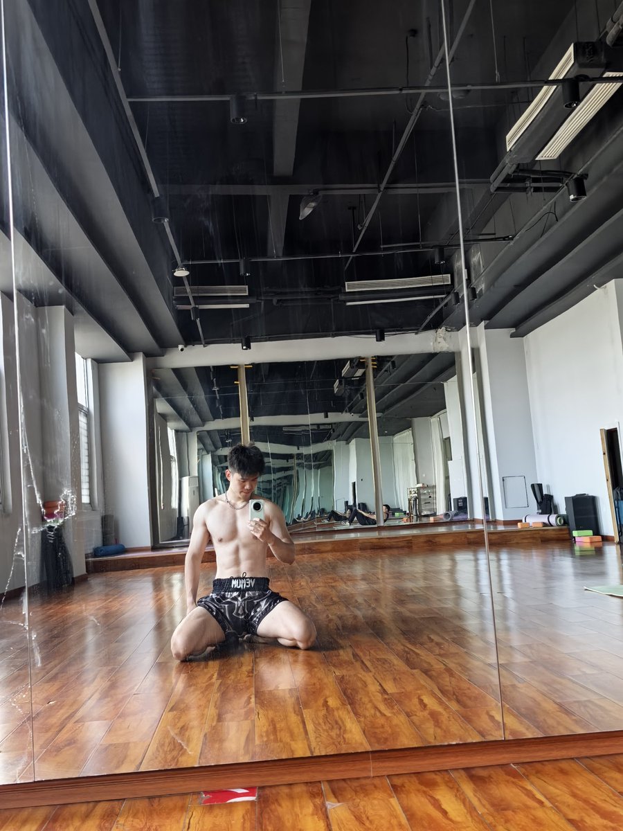 cairuhuan1's tweet photo. 有没有三角洲带我 https://t.co/tAktDaWVNd