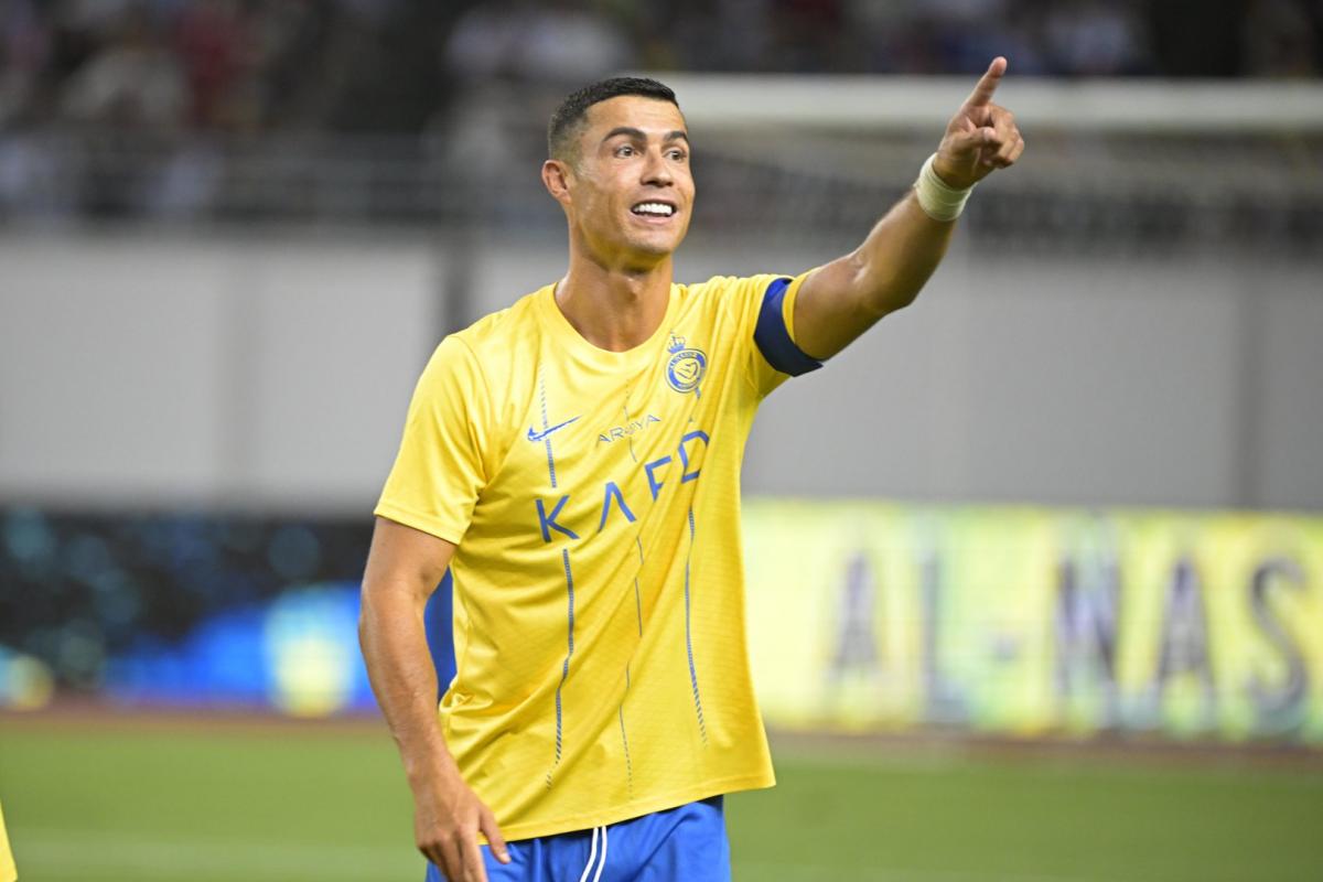 Cristiano Ronaldo’s Mega Deal ⚽️🎯
$4M per week.
15% club ownership.
$76M in guaranteed sponsorship.

Cristiano’s new Al Nassr contract isn’t just football, it’s business at the   highest level. 
 
#Ronaldo #SportsBusiness #FootballEconomy