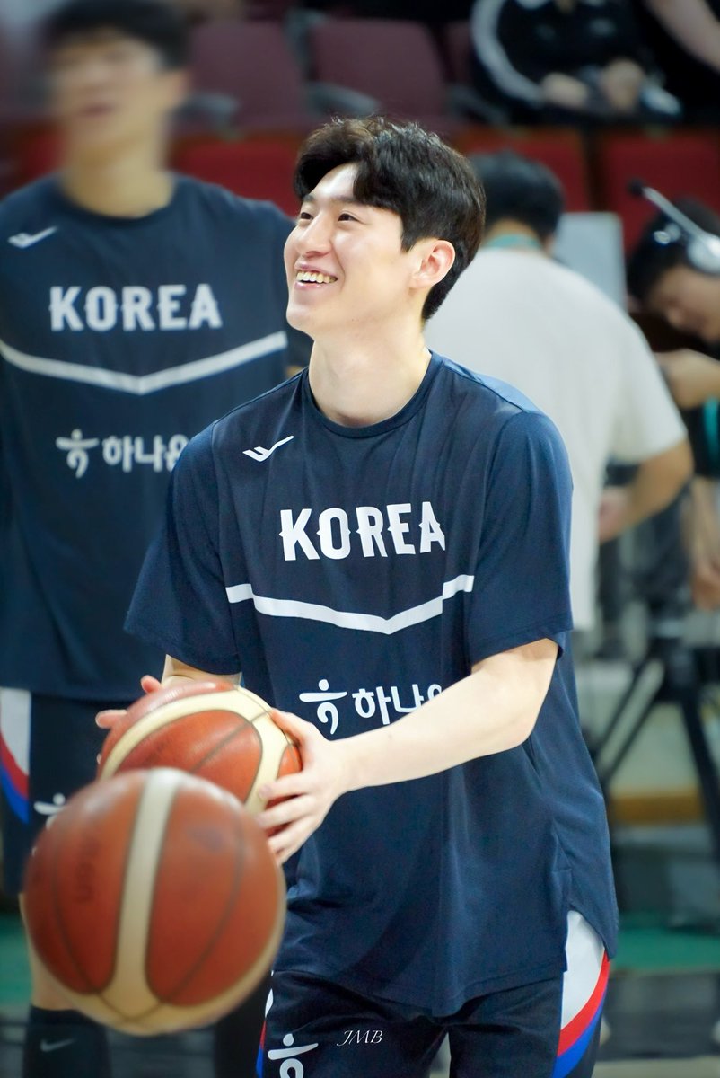 jumokbob's tweet photo. 250713 농구국대평가전 한일전 #이정현 https://t.co/78nYvehzzF