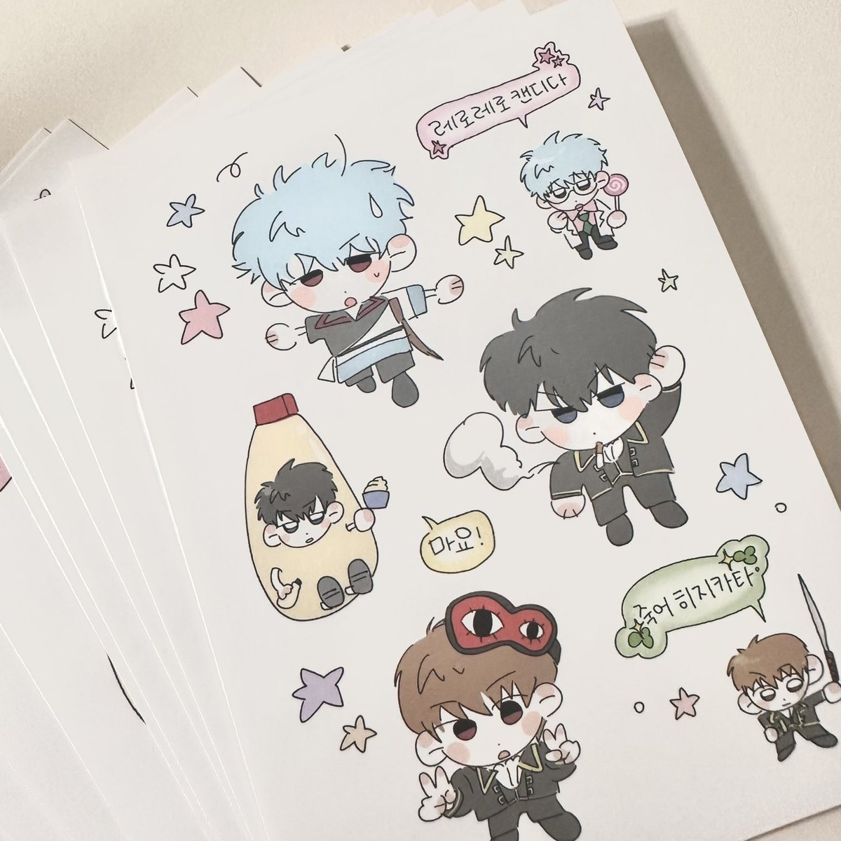 ☆ﾟ.*･｡ﾟ 다꾸하려고 만든 긴타마 스티카 ✩*⸜(᎔ ◜⩊◝ )

은혼굿즈 너무많이 사버려서 JK상태라 칼선없이 뽑았습니다…
 자르기 노동을 해야하지만 진짜 실물 너무예쁘ㅓ욧….. 

 많이 뽑아서 사무라이분들께 숑숑드립니다 ~
#RT 추첨 3분께 스티카 한팩 보내드려욧 ପ(๑•ᴗ•๑)ଓ