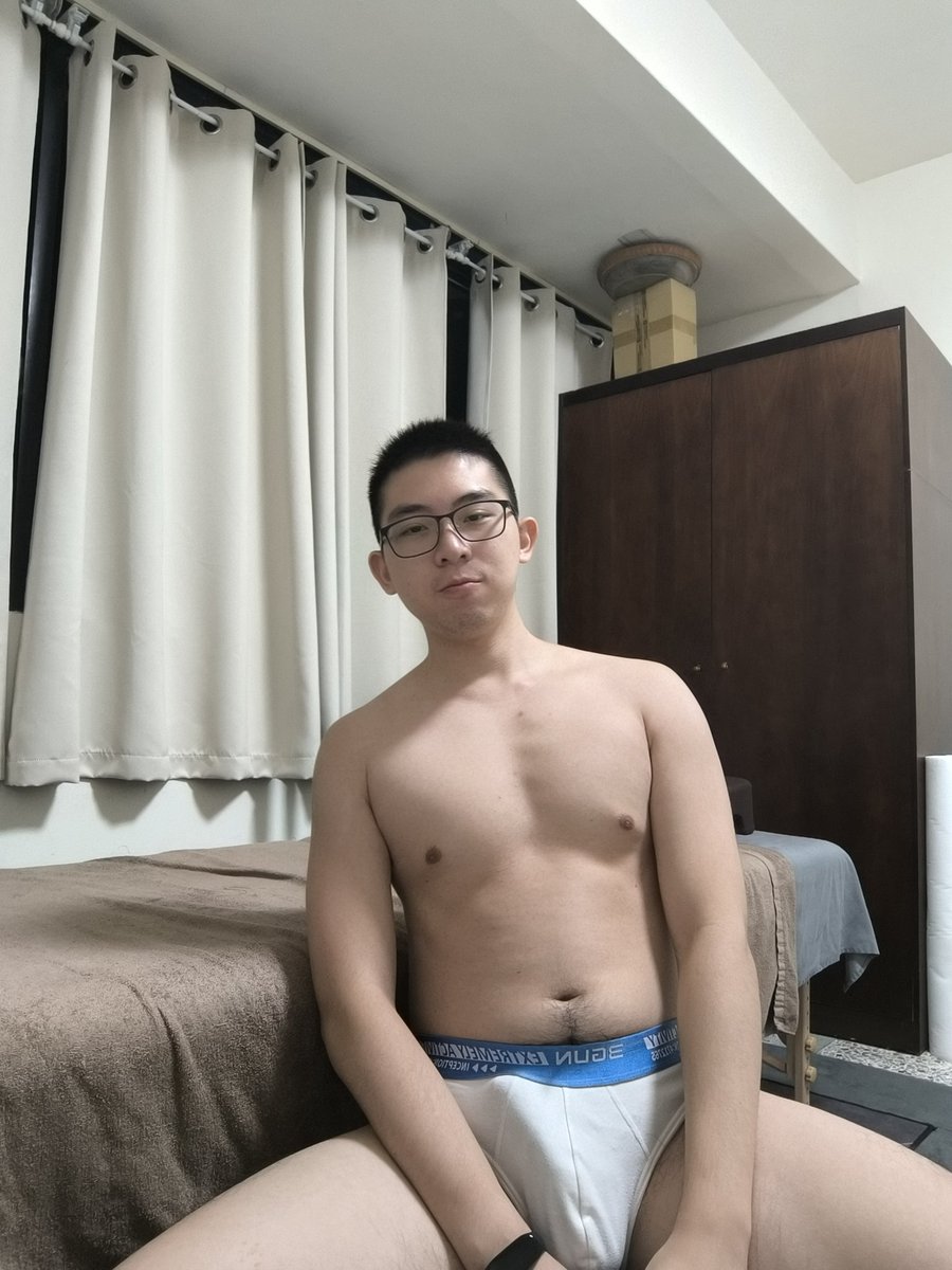 好欸，睡了一天，好開心└⁠(⁠ ⁠＾⁠ω⁠＾⁠)⁠」
最近的精神狀態🥵💦🤪