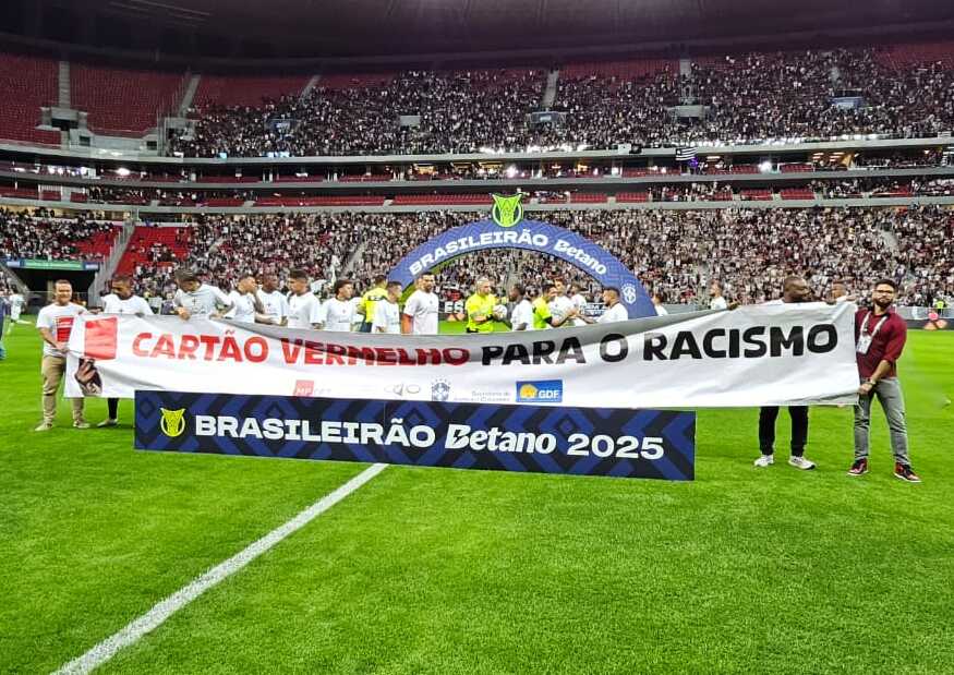mpdft's tweet image. Campanha &quot;Cartão Vermelho para o Racismo&quot; marca partida entre Vasco e Botafogo. Saiba mais: tinyurl.com/49tmb6b4 #mpdft #pddcmpdft #direitosdocidadaompdft #cartaovemelho #comabteaoracismo #esportempdft