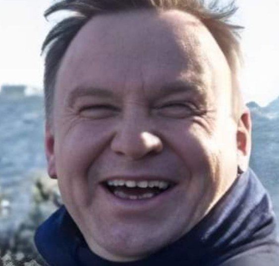 Gdy "Debil" to za mało... 

Słownik dziś cały przejrzałam... 
Ten...👀 od wyrazów brzydkich!
Czegóż ja tam nie spotkałam...😱
Od "fajfusa" do "pipki"... 🤭

I "kutas" się tam prężył
"Kurwa" - to aż lśniła
"Sku..syn" wił się tam wężyk
I nawet "pizda" - była...

Szukałam... aż