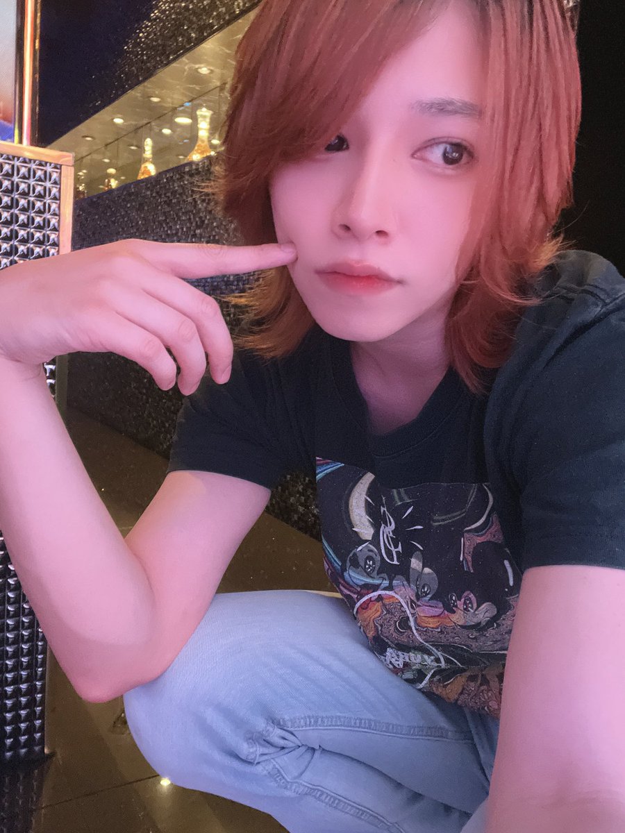 人生楽しんだもん勝ちだよ！
1回僕の横に来てごらん
人生変わるから