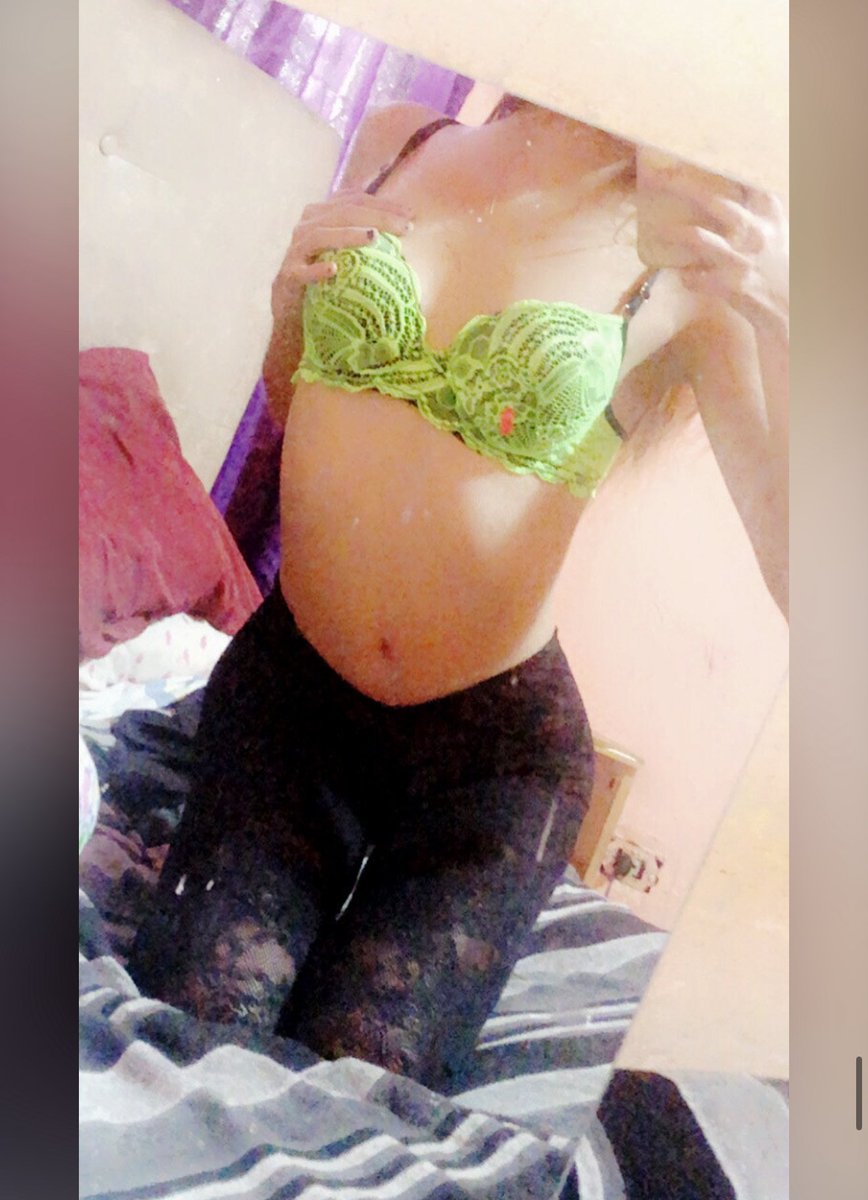 MiaSecretXO's tweet photo. Good boys command without asking 💸❤️‍🔥

#model #secret #onlyfans https://t.co/b0l8tRuzMT