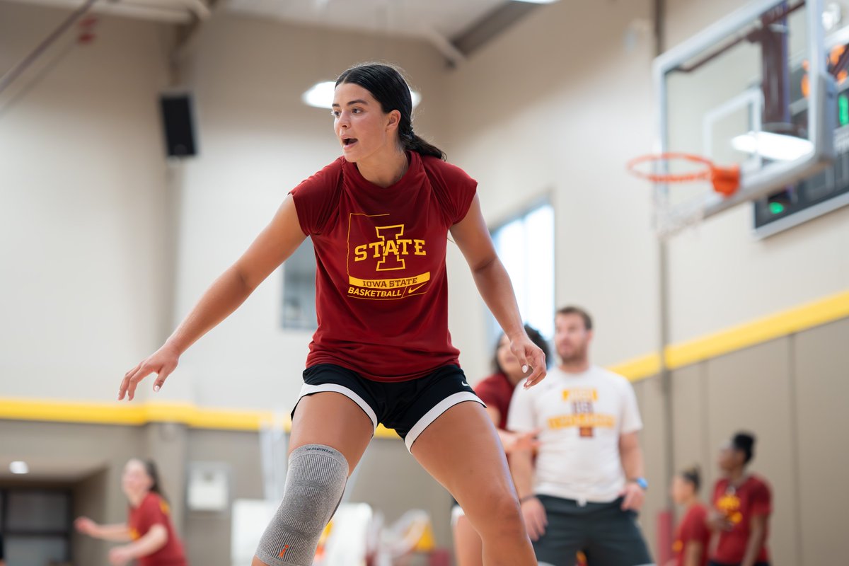 CycloneWBB's tweet image. We keep building 🧱

🌪️🏀🌪️
