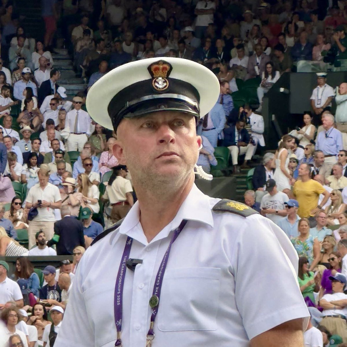HMS_Pegasus's tweet image. π¬π§ From the flight deck to Centre Court πΎ
Over the past fortnight @RNReserve Air Branch member Petty Officer Will Brooks has been acting as a steward, helping keep #Wimbledon safe
@NAVYfit
@RoyalNavy
