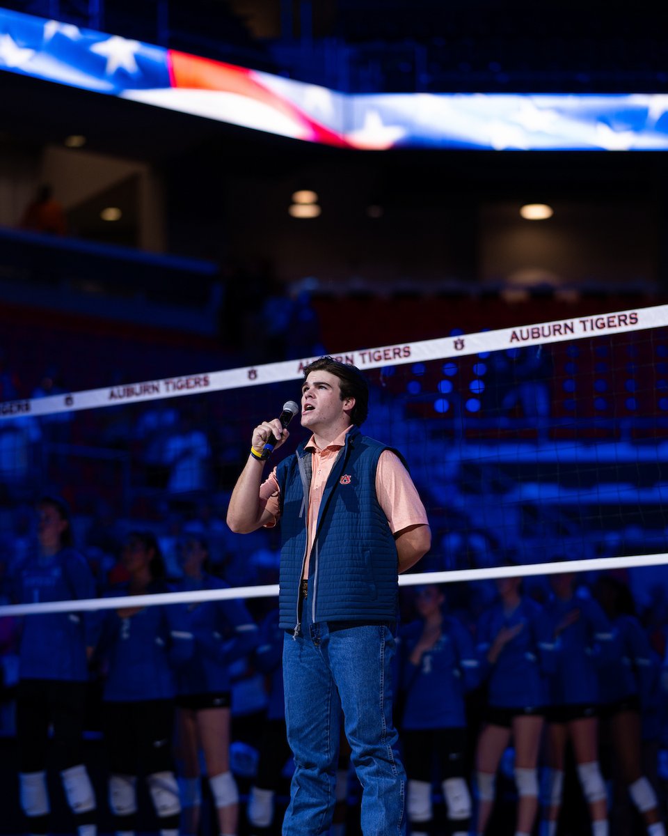 AuburnTigers's tweet image. 🎤 Want to sing the National Anthem at an Auburn Athletics event? 🦅
We’re looking for talented performers to take the stage before home matchups!
Tap the link for audition info: auburntige.rs/4lWHVQW
#WarEagle