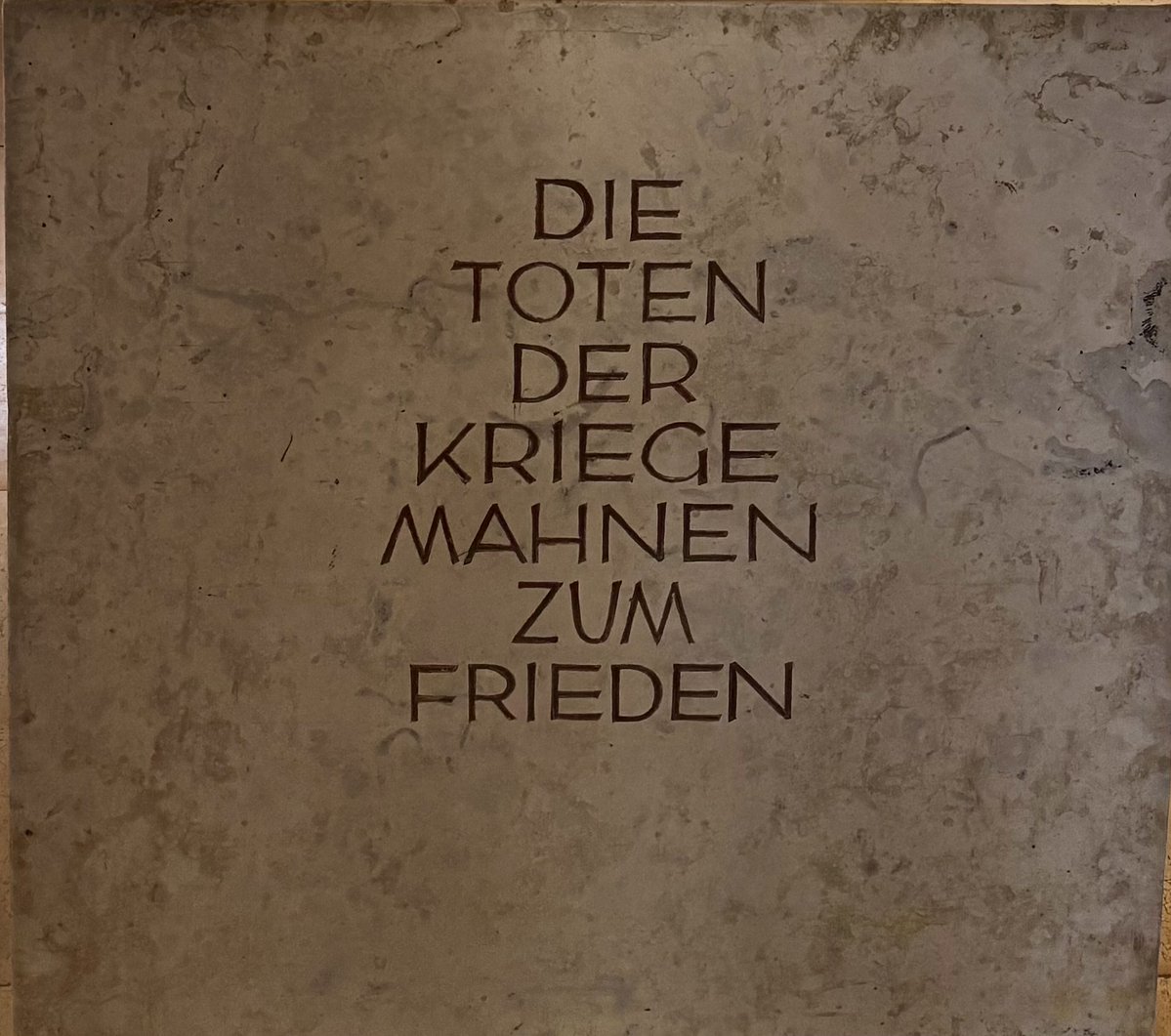 NieMehrKrieg's tweet image. 5000 ! Das ist seit heute die Zahl derer, die diesem Kanal folgen, und es ist ein guter Grund, danke zu sagen für Ihr Interesse und Ihren Zuspruch. Als ich am 1. Februar 2025 die „Gesichter des Krieges” begann, habe ich mir eine solche Resonanz nicht vorstellen können.
Seither…
