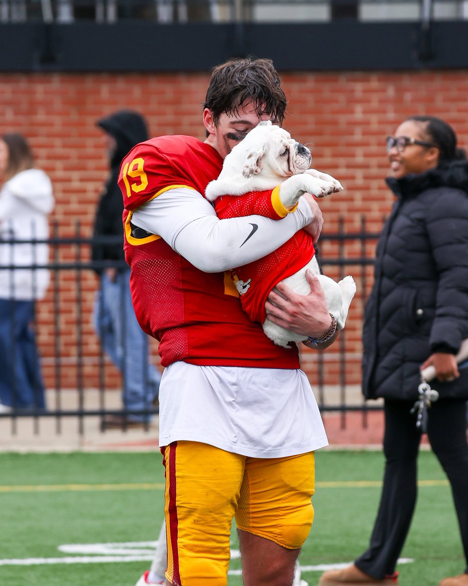 Honoring those who go beyond the game‼️🙌

Massimo Vliet is making a difference, and it’s being noticed. Congrats on being nominated to the 2025-26 Allstate AFCA #GoodWorksTeam <a href="/Allstate/">Allstate</a> <a href="/WeAreAFCA/">AFCA</a> #GoYeo 

📸 Kali Bateman '26