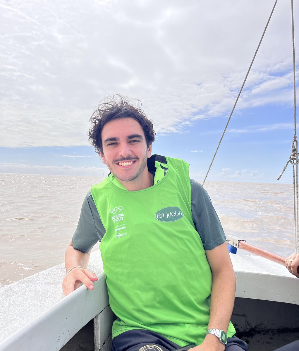 iocyoungleaders's tweet image. «Soy el capitán de mi propio barco» ⛵️
El joven líder del COI Tomás Seré ayuda a los jóvenes de Buenos Aires 🇦🇷 a navegar por la vida gracias al deporte ✨
Lee el artículo completo 👉 olympics.com/ioc/news/soy-e…
@PrensaCOA @iocmedia @juegosolimpicos @Olympics