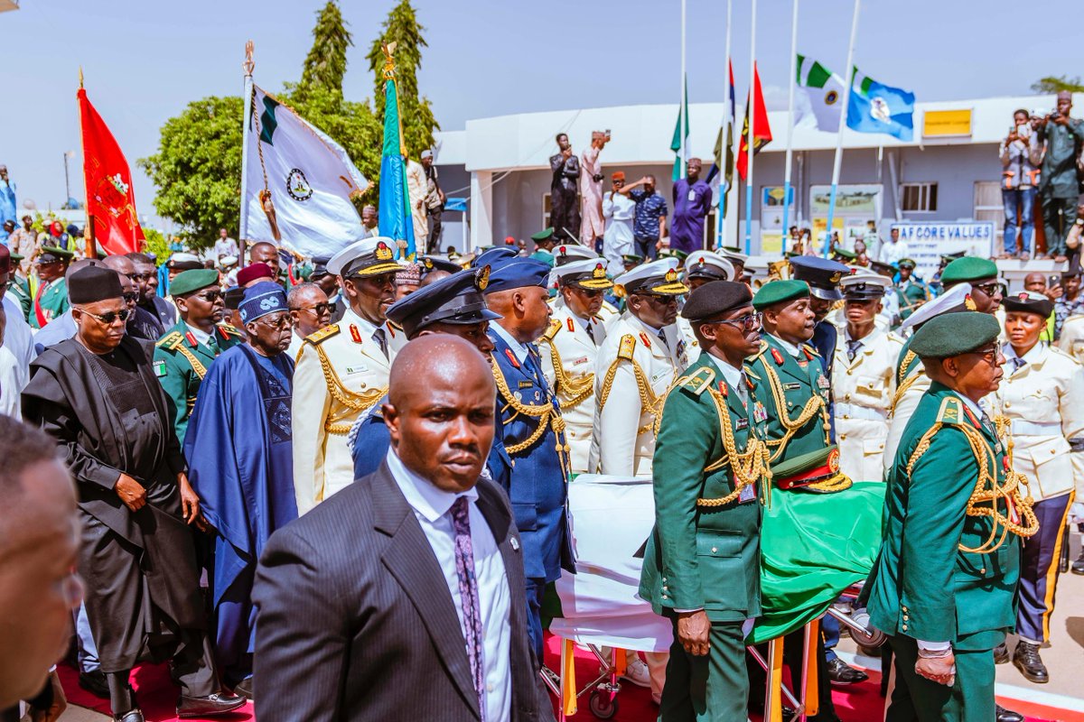 Tolu Ogunlesi tweet media