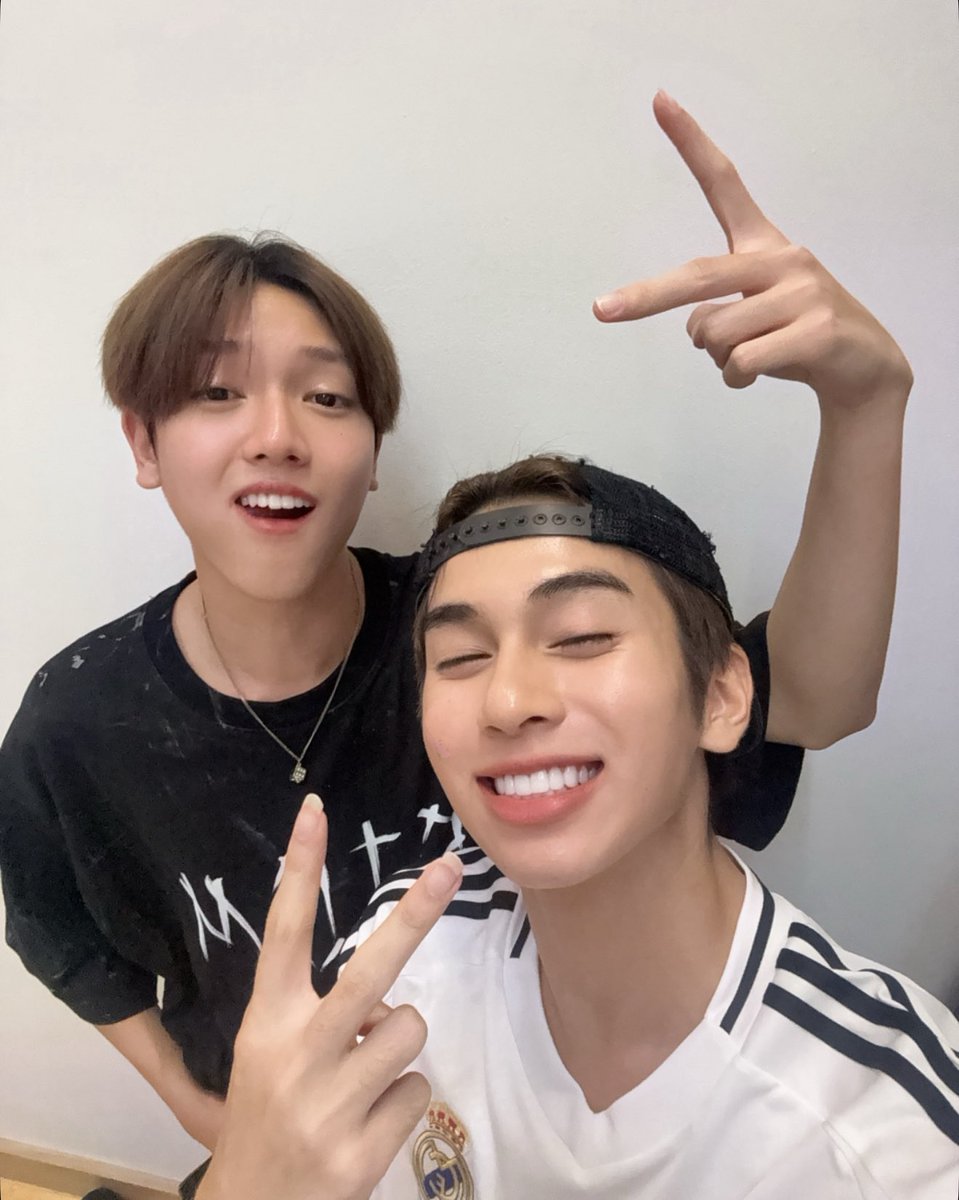 สนุกกานมั้ยค้าบบ กับ EP.1 ของ DICE TO MEET U หวังว่าจาสนุกกันนะค้าบ 🙇🏻‍♂️🤍

#DICE_TOMEETYOU 
#DICE_TOMEETYOU_EP1