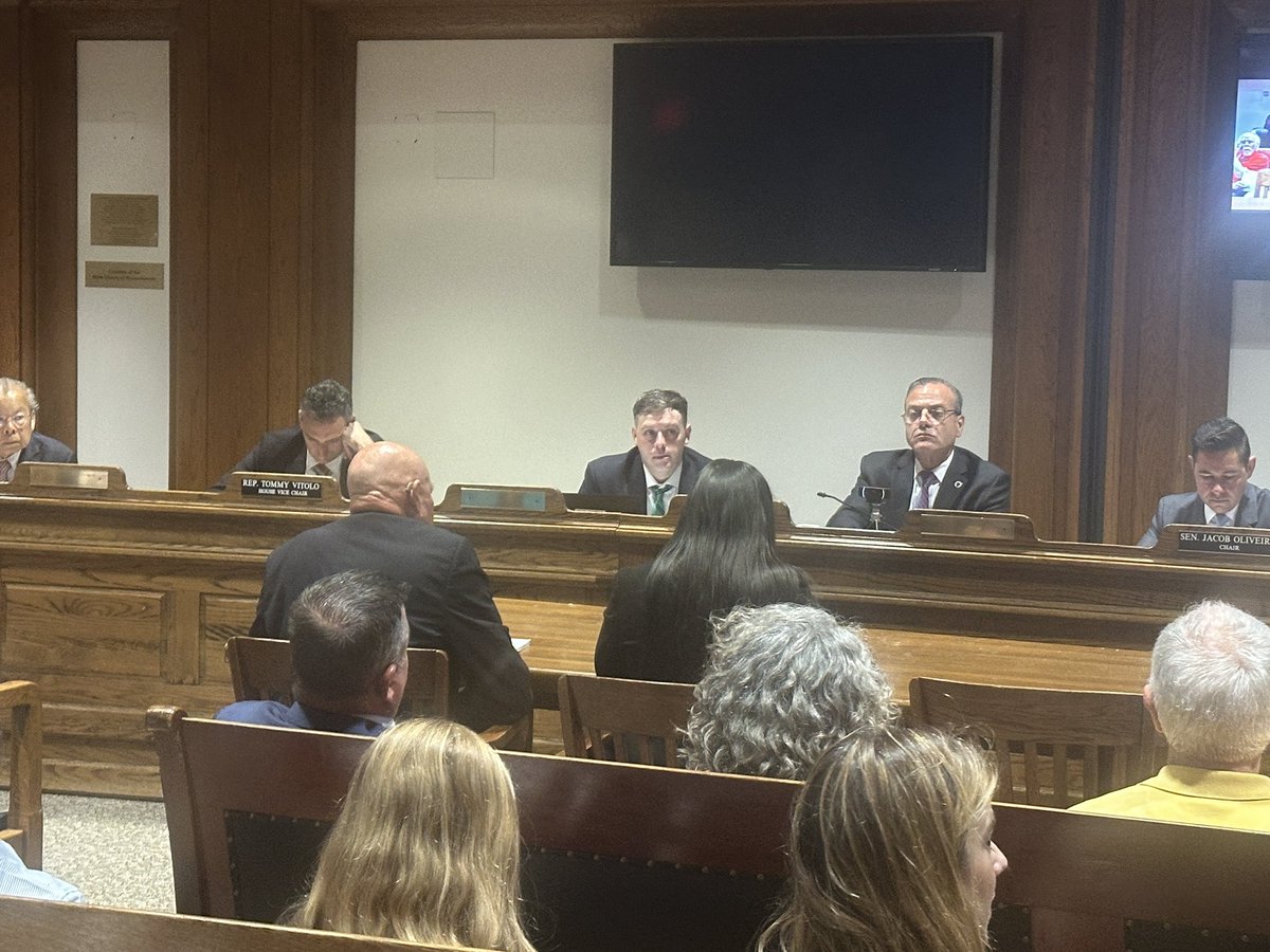 ProgressiveMass's tweet image. .@JessJTang of @AFTMass testifying in support of the Protect Labor Act and explaining how we can’t rely on the federal government and need to take action at the state level. She also shows support for the public sector right to strike bill. #mapoli