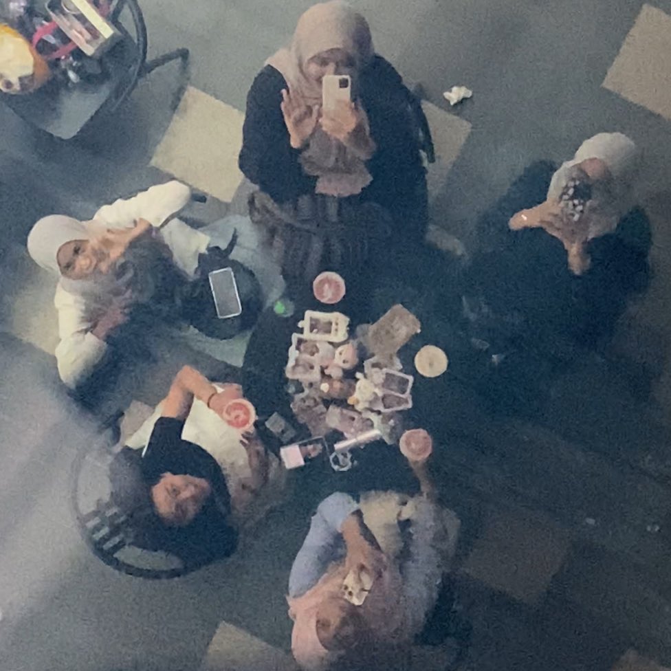 happy 1000th my bini 17🤍 who would’ve thought in just 10 minutes after meeting, we’d get this close and still stick with each other till now🥹 cse just doesn’t feel complete unless all of us are there. may our kacip-ness never fade. ily guys sm <33