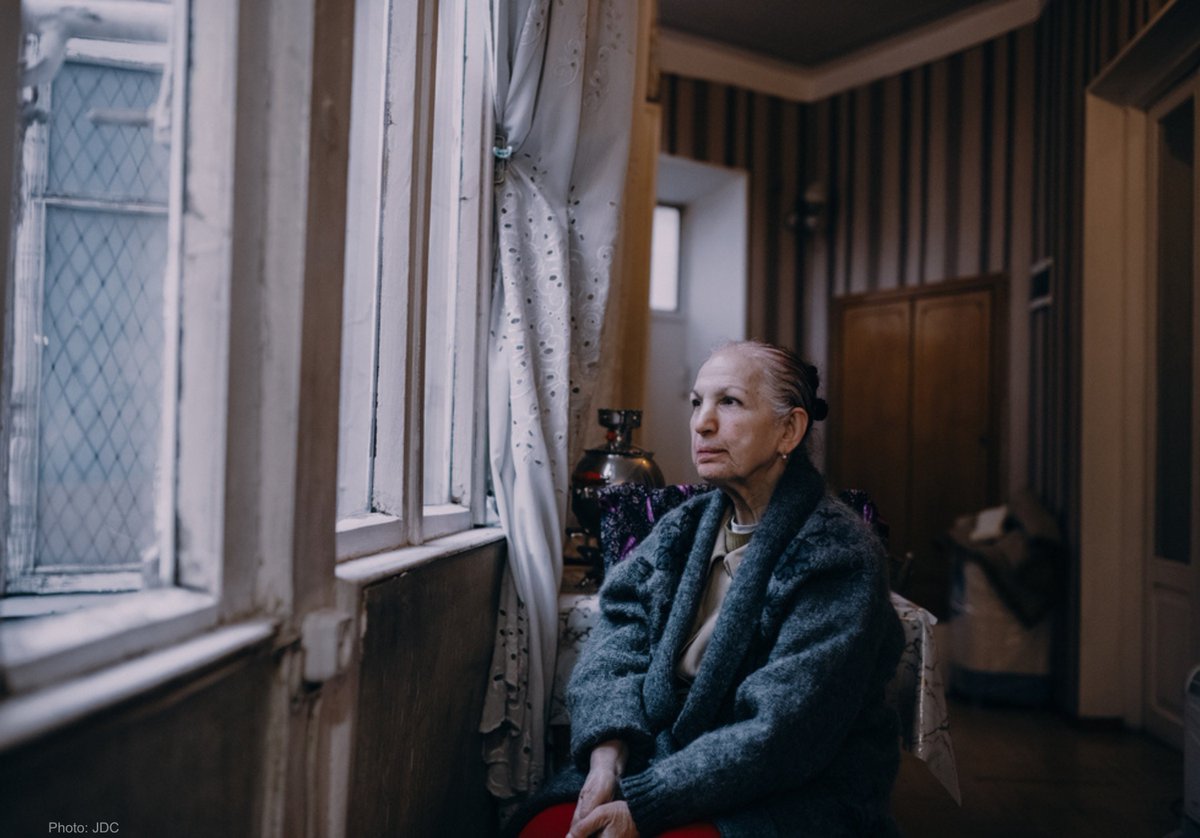 TheFellowship's tweet image. From a modest apartment in Tbilisi, Shafag faces the challenges of aging. At 71 years old, she must cope with several chronic illnesses that have made it increasingly difficult for her to talk — but her shining eyes still speak volumes. They reflect a lifetime of memories,…