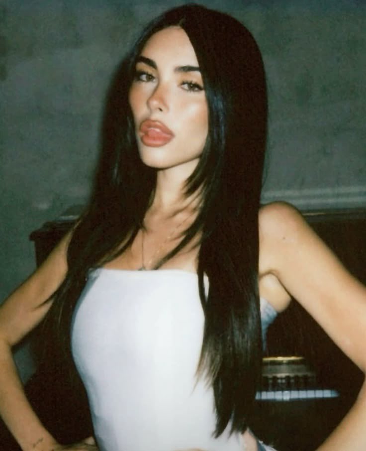 madisonssinfo's tweet image. 📸 | @madisonbeer Might potentially be on the monster high album with a song called ‘flaws and all’ 👀
- Follow us (@madisonssinfo & @starlitfeeds) for more updates like this! 🎵