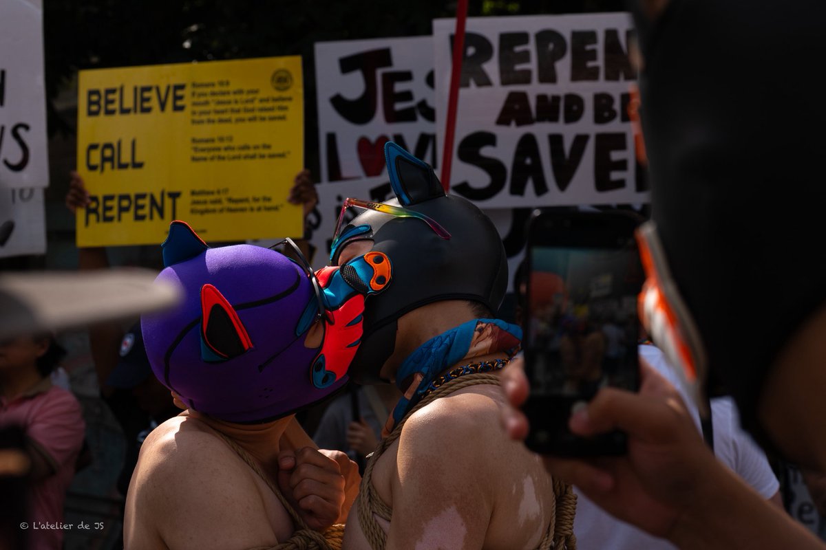 LOVE is LOVE 🏳️‍🌈
(my fav from this year’s pride)

ft. 
the love birds instagram.com/pup.carot instagram.com/pup_qaz 😘
the puppy iPhonegrather <a href="/ChungChungNeed/">Chung the🐕小腸粉</a>📱 
rope work by <a href="/PupHachi_2021/">小八Pup Hachi</a> [20250628] 🪢 
and those restless pious anti-pride people in the back 🙄

#torontopride