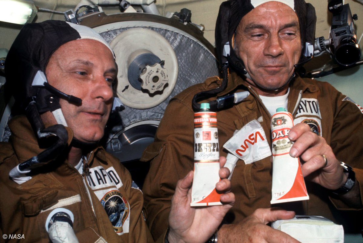 Russia's tweet image. ๐ #OTD in 1975, the USSR & US launched their first joint space mission โ #ApolloSoyuz.
It kicked off decades of space collabs like MirโShuttle & ISS.
Bonus: Cosmonaut #Leonov pulled a classic switcheroo in space on US crewmates, relabeling borsch as vodka.
#BorschDiplomcay