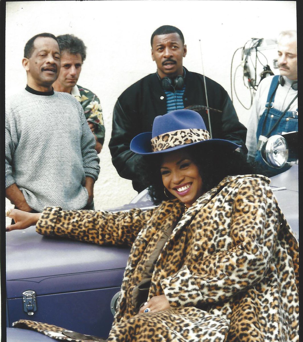 Robert_Townsend's tweet image. June 15th is the celebration a film I directed JACKIE’S BACK starring @JeniferLewisforreal . This was my daughter @SkyeTownsend ‘s 1st gig, playing Jackie.There’s been talk of a sequel, Jenifer plays a character like Gloria Swanson in SUNSET BLVD, but called “VENTURA BLVD”