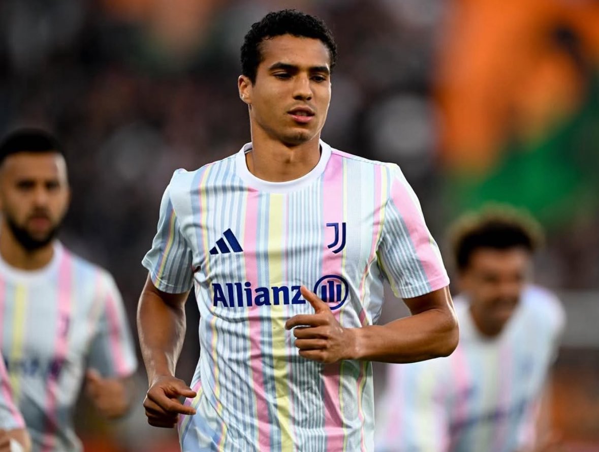 🚨🦁 Understand Sporting CP have now submitted €13m plus add-ons bid to Juventus for Alberto Costa.

Juventus want €15m fixed fee plus add-ons and 10% sell-on clause.

Sporting want to be fast and anticipate other clubs also keen on Costa.

🎥🇮🇹 youtu.be/jbf2NQ691Ho