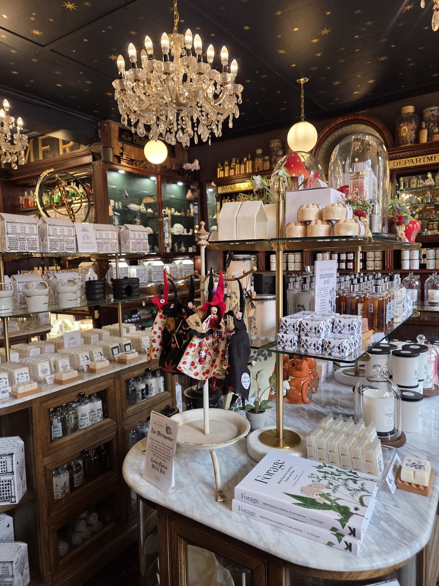 unwantedgherkin's tweet image. Made a stop in Howarth for the night. Beautiful town, known for the Bronte sisters. Absolutely pissing it down though 🙄 #Yorkshire #Howarth