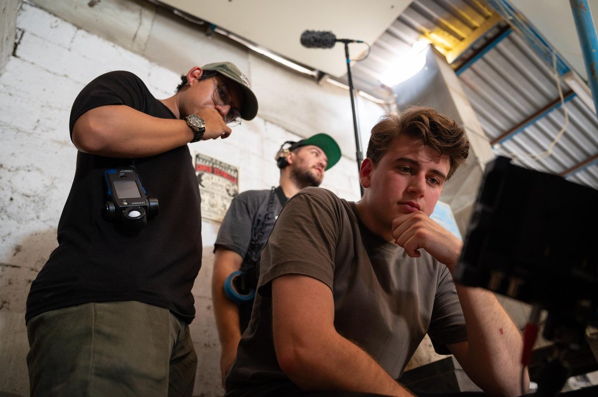 Jorge Villarreal, #ExaUDEM de LPCD, presentó este año su cortometraje Sinvergüenzas, el cual tuvo su estreno mundial el pasado 6 de julio en el festival Cine del Mar 18, realizado en Punta del Este, Uruguay. 🤩🎬

¡Muchas felicidades! 👏